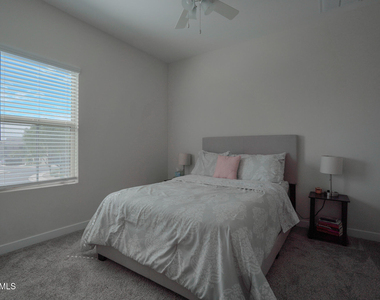 8417 N 22nd Drive - Photo Thumbnail 17