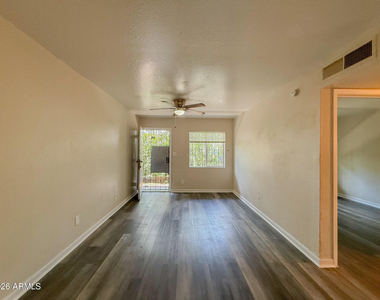1703 W Mountain View Road - Photo Thumbnail 9