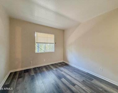 1703 W Mountain View Road - Photo Thumbnail 6