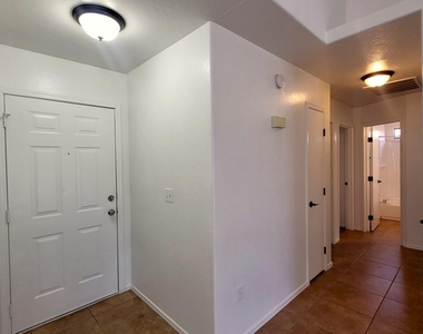 2032 E Catclaw Street - Photo Thumbnail 5