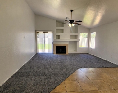 2032 E Catclaw Street - Photo Thumbnail 1