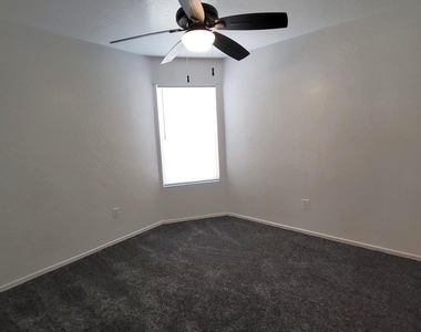 2032 E Catclaw Street - Photo Thumbnail 6