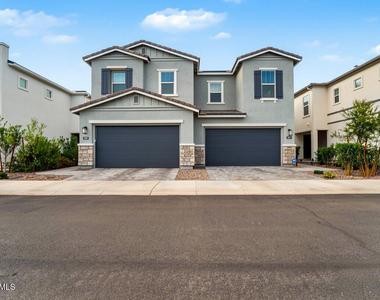 5036 E Campo Bello Drive - Photo Thumbnail 1