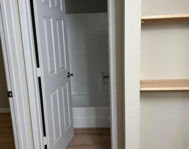 461 W Holmes Avenue - Photo Thumbnail 6