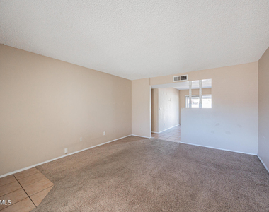 1234 W Palomino Drive - Photo Thumbnail 5