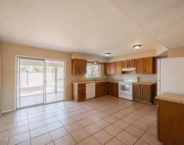 1234 W Palomino Drive - Photo Thumbnail 11