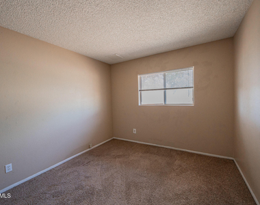 1234 W Palomino Drive - Photo Thumbnail 31