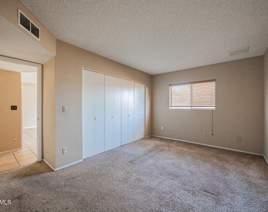 1234 W Palomino Drive - Photo Thumbnail 18