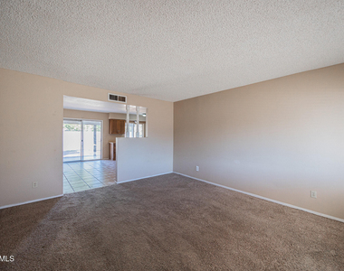 1234 W Palomino Drive - Photo Thumbnail 8