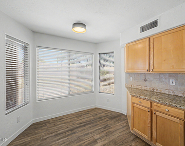 28433 N 47th Street - Photo Thumbnail 13