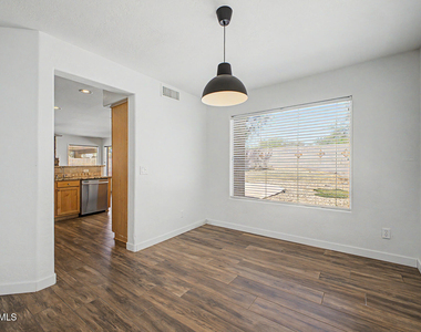 28433 N 47th Street - Photo Thumbnail 7