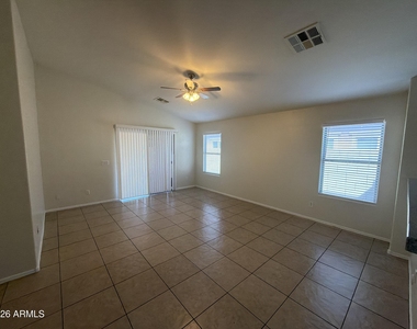 7826 S 72nd Lane - Photo Thumbnail 2