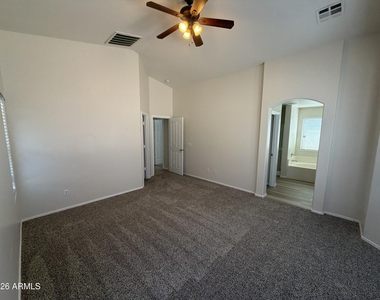7826 S 72nd Lane - Photo Thumbnail 5