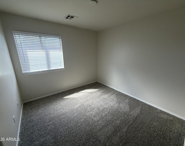 7826 S 72nd Lane - Photo Thumbnail 11