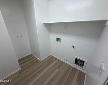7826 S 72nd Lane - Photo Thumbnail 14