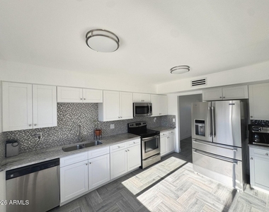 6802 S 44th Place Place - Photo Thumbnail 7