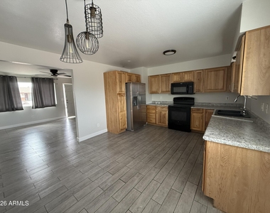 1234 W El Alba Way - Photo Thumbnail 4