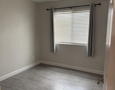1234 W El Alba Way - Photo Thumbnail 6