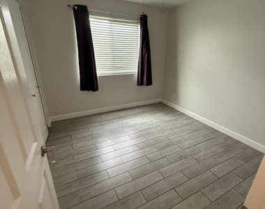 1234 W El Alba Way - Photo Thumbnail 8