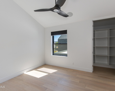 1333 E Pomelo Grove Lane - Photo Thumbnail 8
