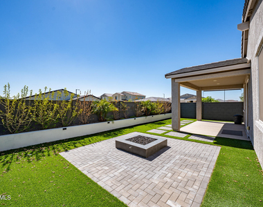 18271 W Paraiso Drive - Photo Thumbnail 20