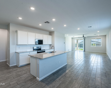 18271 W Paraiso Drive - Photo Thumbnail 1