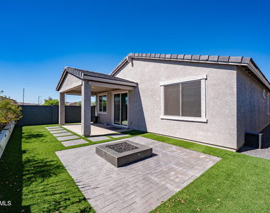 18271 W Paraiso Drive - Photo Thumbnail 21