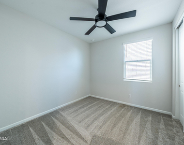 18271 W Paraiso Drive - Photo Thumbnail 17