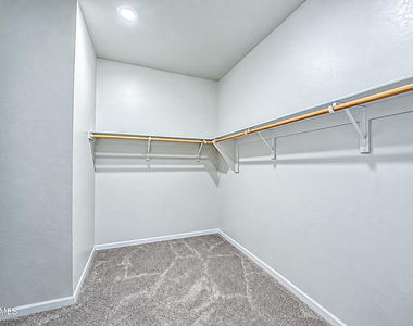 18271 W Paraiso Drive - Photo Thumbnail 7