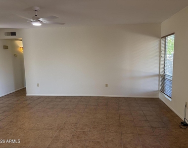 1110 W Hermosa Drive - Photo Thumbnail 2