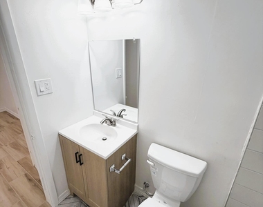 906 E Fairmount Avenue - Photo Thumbnail 12