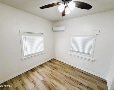 906 E Fairmount Avenue - Photo Thumbnail 9