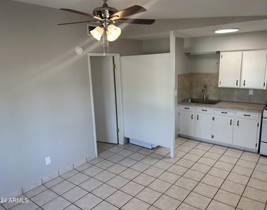 2025 S Forest Avenue - Photo Thumbnail 3