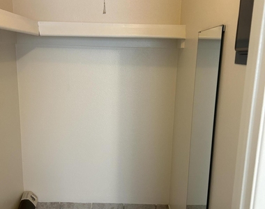 2025 S Forest Avenue - Photo Thumbnail 12