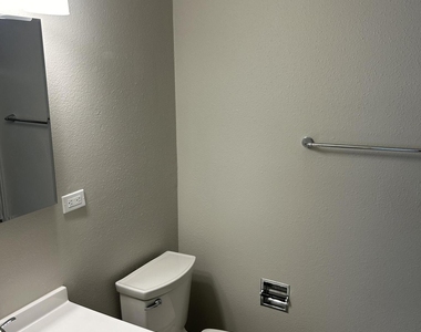 2025 S Forest Avenue - Photo Thumbnail 8