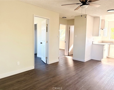 427 E 25th - Photo Thumbnail 2
