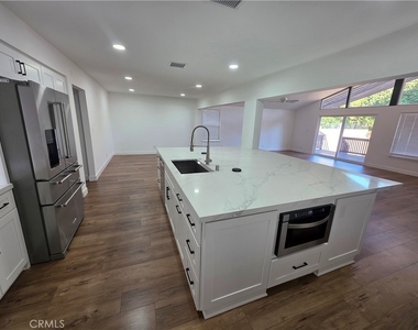 900 Statler Street - Photo Thumbnail 7