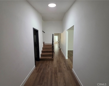 900 Statler Street - Photo Thumbnail 1