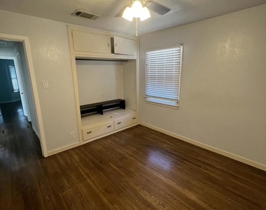 633 E G Street - Photo Thumbnail 13