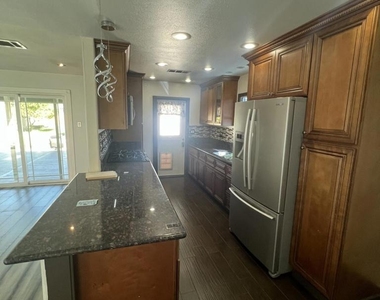 633 E G Street - Photo Thumbnail 8