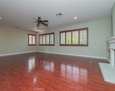 6221 Ruby Crest - Photo Thumbnail 15