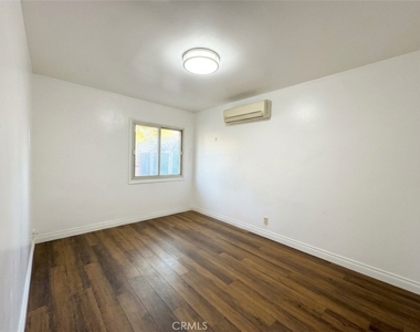 317 E Park Street - Photo Thumbnail 4