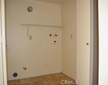 1130 Golden Springs Drive - Photo Thumbnail 4