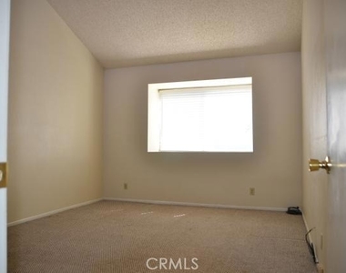 1130 Golden Springs Drive - Photo Thumbnail 5