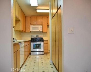 1130 Golden Springs Drive - Photo Thumbnail 7