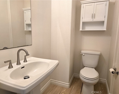 719 E Valencia - Photo Thumbnail 7