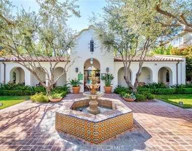 719 E Valencia - Photo Thumbnail 13