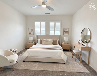 719 E Valencia - Photo Thumbnail 23