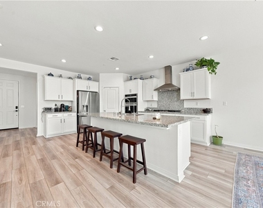 29553 Tulipwood - Photo Thumbnail 1