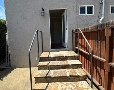 226 N Brighton - Photo Thumbnail 21